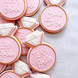 Wieczór panieński; panieński; prezent dla dziewczyn na panieński, jadalne pierniczki na panieński, jadalny pierścionek na panieński, niespodzianka dla dziewczyn.