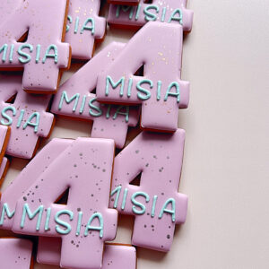 Czwórka z imieniem - piernik zdobiony