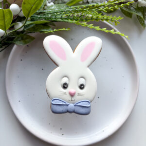 Uroczy piernik zając z muszką – handmade dekoracja wielkanocna Kraków dla bliskich