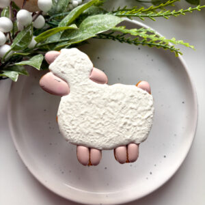 Piernik wielkanocny baranek – unikalny prezent wielkanocny dla dziecka, dekoracja stołu, pierniczek do koszyczka, Kraków